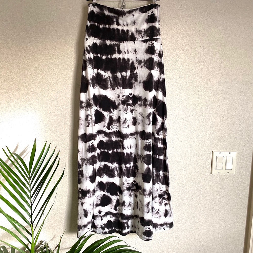 Black & White Tie-die Maxi Skirt